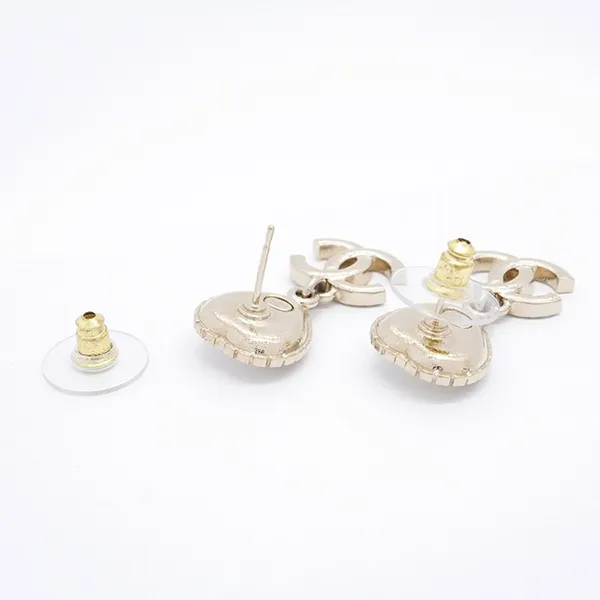 Khuyên Tai Nữ Chanel Earrings With Coco Mark Heart Motif Màu Trắng/Vàng