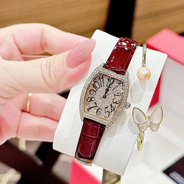 Set Đồng Hồ + Vòng Đeo Tay Nữ Kemil Ladies Watch Màu Đỏ - Đồng hồ - Vua Hàng Hiệu