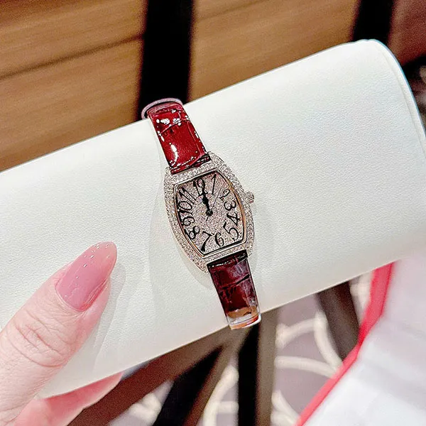 Set Đồng Hồ + Vòng Đeo Tay Nữ Kemil Ladies Watch Màu Đỏ - Đồng hồ - Vua Hàng Hiệu