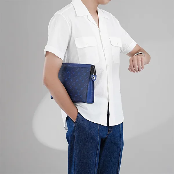 Túi Cầm Tay Nam Louis Vuitton LV Pochette Voyage Monogram Racing Blue Clutch Màu Xanh Dương Đậm - Túi xách - Vua Hàng Hiệu