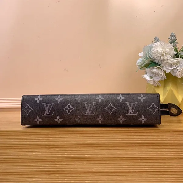 Túi Cầm Tay Nam Louis Vuitton LV Pochette Voyage Monogram Pouch Màu Nâu M11764 - Túi xách - Vua Hàng Hiệu