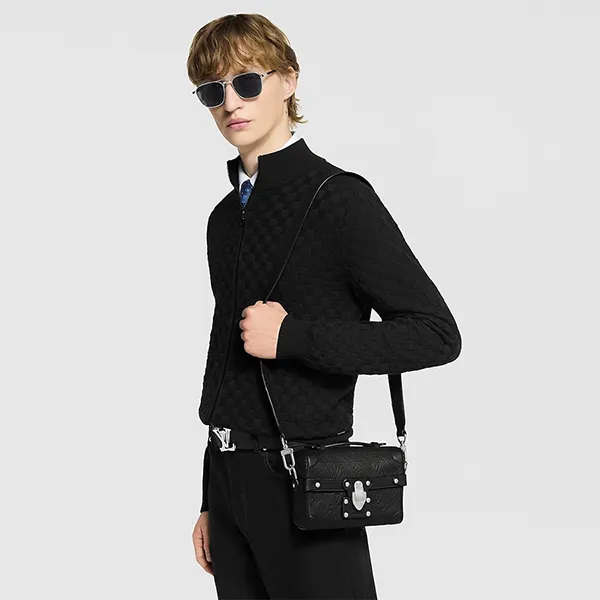 Túi Đeo Chéo Nam Louis Vuitton LV Soul Trunk M13871 Màu Đen
