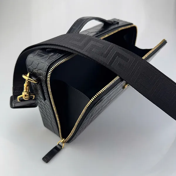 Túi Đeo Chéo Nữ Versace 027458 Black Màu Đen