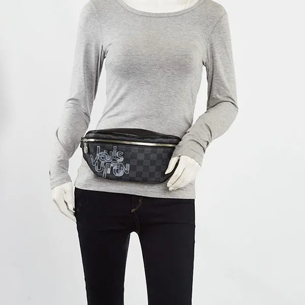 Túi Đeo Hông Louis Vuitton LV Damier Graphite Logo Discovery BumBag Màu Đen