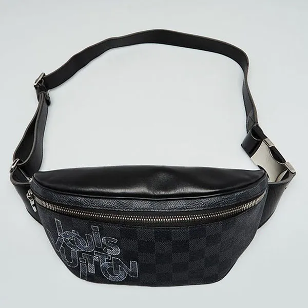 Túi Đeo Hông Louis Vuitton LV Damier Graphite Logo Discovery BumBag Màu Đen