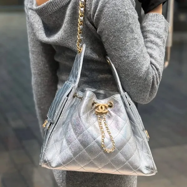Túi Xách Tay Nữ Chanel 25 Small Handbag Grained Silver Màu Bạc - Túi xách - Vua Hàng Hiệu