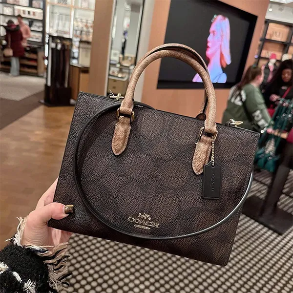 Túi Xách Tay Nữ Coach Maggie Small Tote Bag In Blocked Signature Canvas CY676 Màu Nâu Đậm