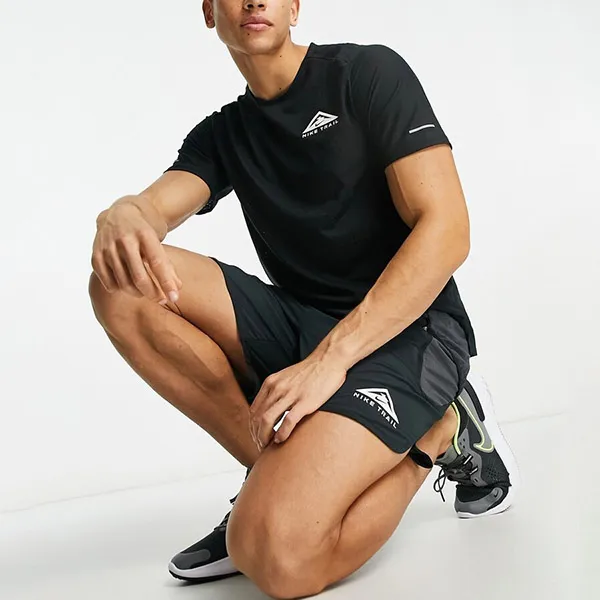 Bộ Quần Áo Cộc Tay Nam Nike Dri-Fit Trail Solar Chase Màu Đen Size S (Form Á)