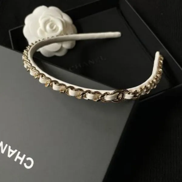 Bờm Tóc Chanel B22S Headband In Calfskin With Gold Metal White Màu Trắng
