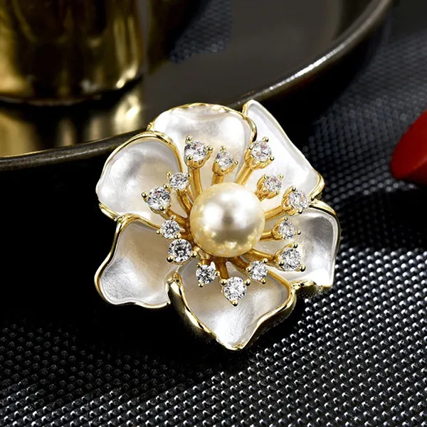 Cài Áo Nữ Meri Delicate Flower BR782 Màu Vàng Bạc