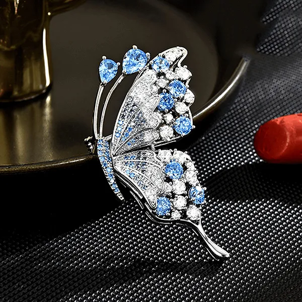 Cài Áo Nữ Meri Graceful Butterfly BR860 Màu Xanh Bạc