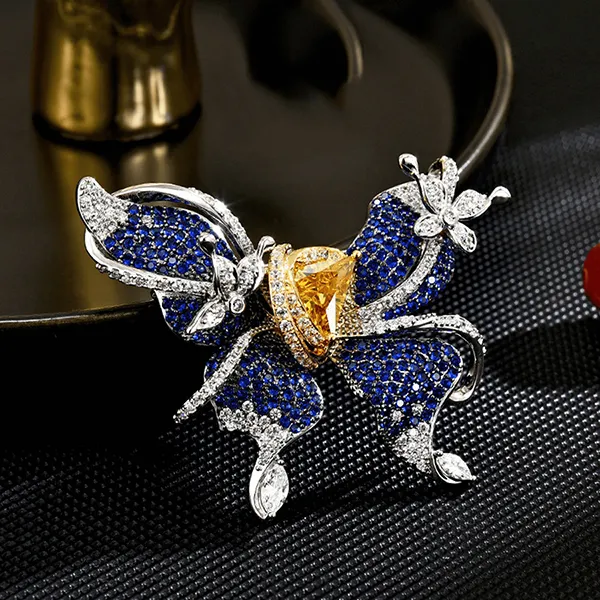 Cài Áo Nữ Meri Sparkling Butterfly BR862 Màu Xanh Vàng