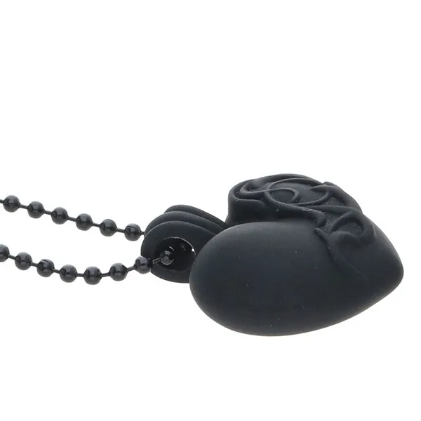 Dây Chuyền Nam Chrome Hearts Rubber Heart Pendant Silicone Rubber Necklace Màu Đen