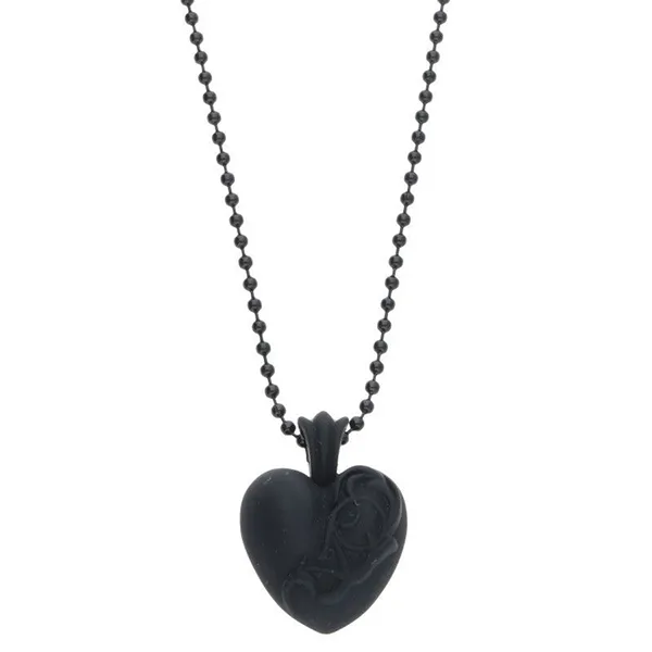 Dây Chuyền Nam Chrome Hearts Rubber Heart Pendant Silicone Rubber Necklace Màu Đen