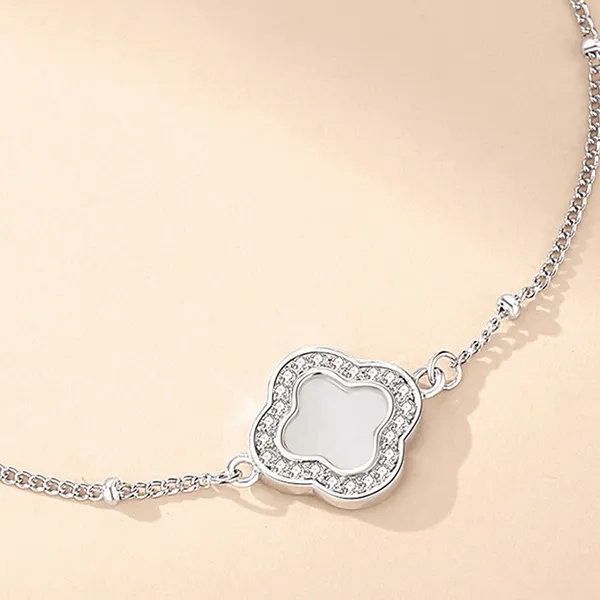 Vòng Đeo Tay Nữ Kya Jewel Wishing Clover KB1 Màu Bạc Trắng