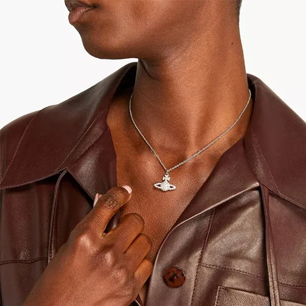 Dây Chuyền Vivienne Westwood Grace Bas Relief Pendant Màu Bạc