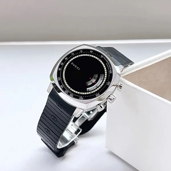 Đồng Hồ Nam Gucci Grip YA157301 Màu Đen