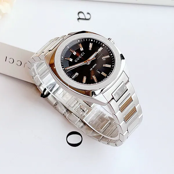 Đồng Hồ Nam Gucci Quartz YA142301 Màu Bạc Đen