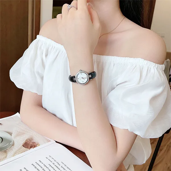 Đồng Hồ Nữ Gucci Diamantissima Diamond Swiss Watch YA141507 Màu Trắng Đen