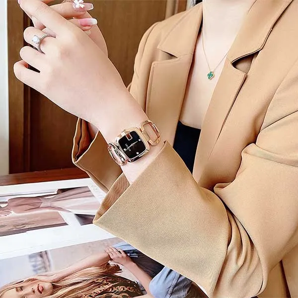 Đồng Hồ Nữ Gucci G Black Diamond Ladies YA125409 Màu Vàng Hồng
