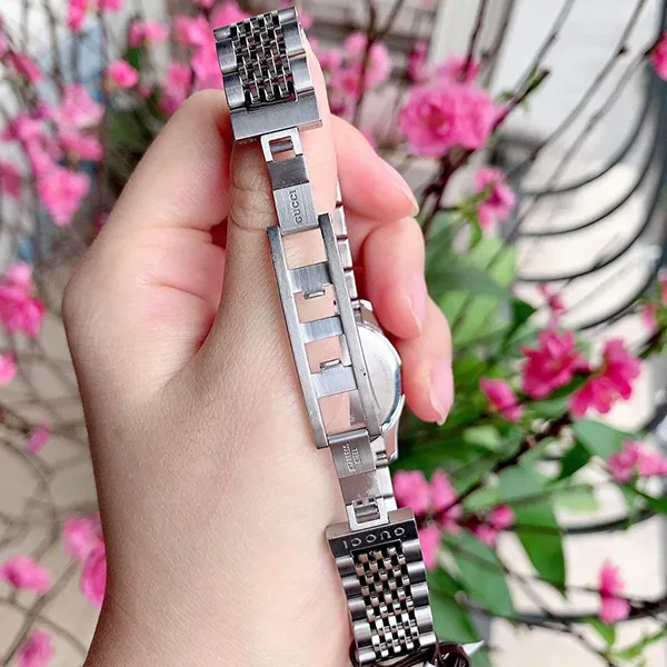 Đồng Hồ Nữ Gucci G Timeless Diamond Black MOP YA126505 Màu Bạc