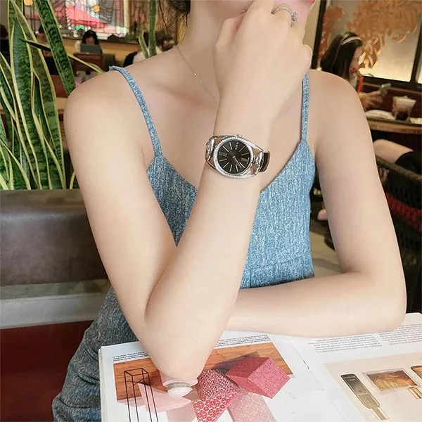 Đồng Hồ Nữ Gucci Horsebit Diamond YA139403 Màu Đen - Bạc