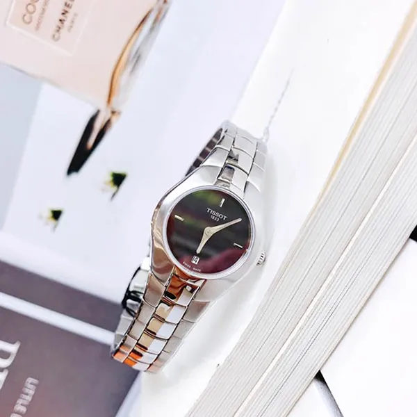 Đồng Hồ Nữ Tissot T096.009.11.121.00 Quartz Màu Bạc