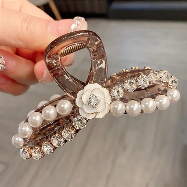 Kẹp Tóc Nữ Meri Pearl Camellia HC147-T Màu Nâu