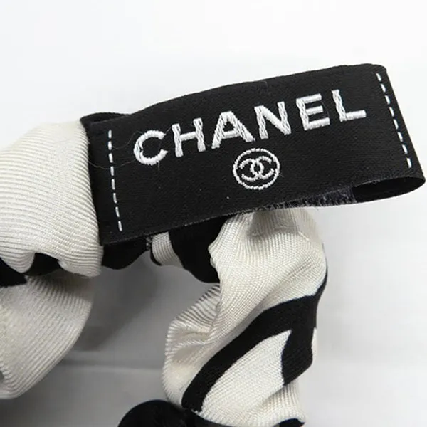 Khăn + Chun Buộc Tóc Chanel Coco Mark Logo Scarf Scrunchie Màu Đen - Trắng - Phụ kiện - Vua Hàng Hiệu