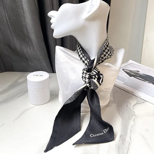 Khăn Dior 30 Montain Micha Twilly Silk Màu Đen Trắng