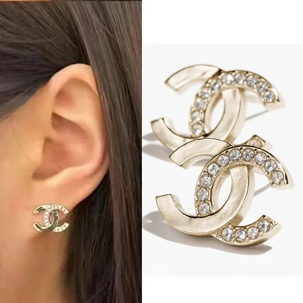 Khuyên Tai Nữ Chanel Crystal Metal CC Earrings Gold Màu Vàng