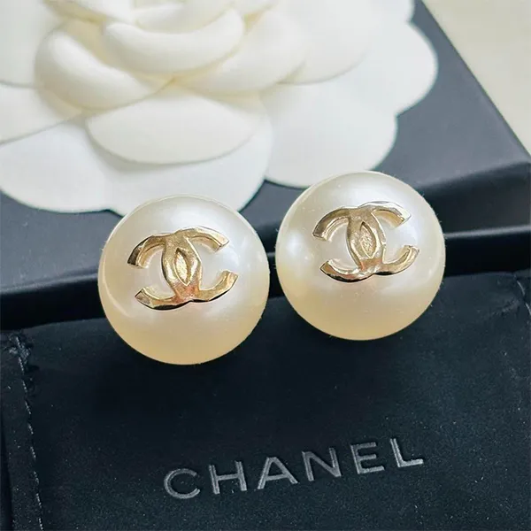 Khuyên Tai Nữ Chanel Pearl Hotsell Earrings Màu Trắng