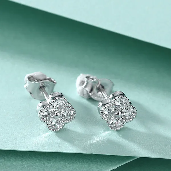 Khuyên Tai Nữ Kya Jewel Sparkling Clover SE132 Màu Bạc Trắng