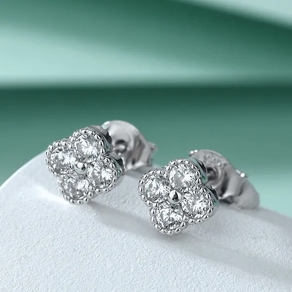 Khuyên Tai Nữ Kya Jewel Sparkling Clover SE132 Màu Bạc Trắng