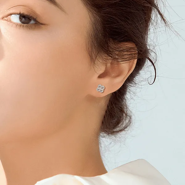 Khuyên Tai Nữ Kya Jewel Sparkling Clover SE132 Màu Bạc Trắng