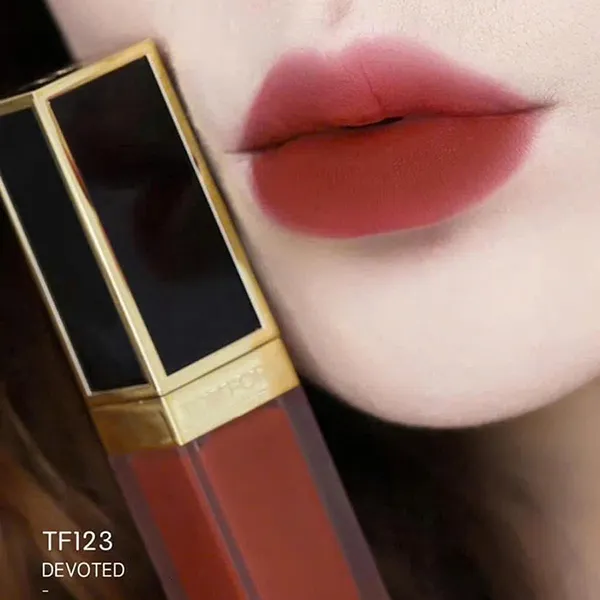 Son Kem Tom Ford Liquid Lip Luxe Matte Màu 123 Devoted Đỏ Đất