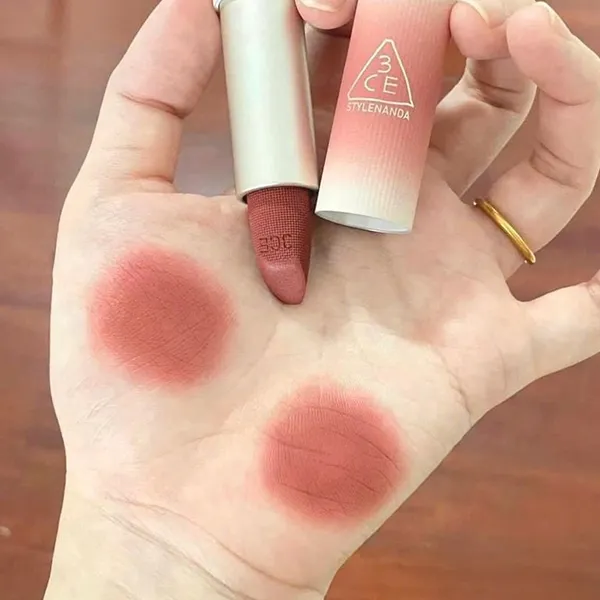 Son Lì 3CE Cashmere Hug Lipstick 06 Buddy Màu Cam Đất 3.5g