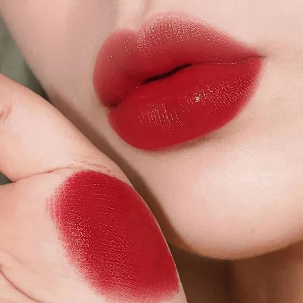 Son Tom Ford Lip Color Limited Edition 16 Scarlet Rouge 3g – Màu Đỏ Thuần