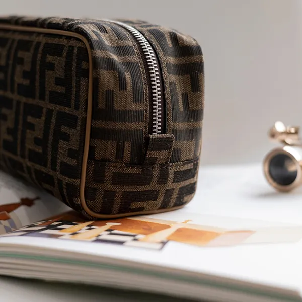 Túi Cầm Tay Fendi FF Jacquard Small Toiletry Case In Brown ALWK 7N0151 F1HRM Màu Nâu - Túi xách - Vua Hàng Hiệu
