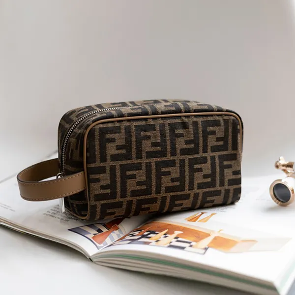 Túi Cầm Tay Fendi FF Jacquard Small Toiletry Case In Brown ALWK 7N0151 F1HRM Màu Nâu - Túi xách - Vua Hàng Hiệu