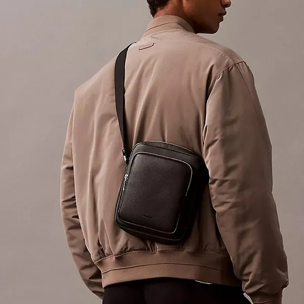 Túi Đeo Chéo Nam Calvin Klein Micro Pebble Reporter Bag Crossbody Màu Đen - Túi xách - Vua Hàng Hiệu