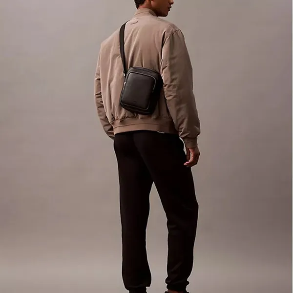 Túi Đeo Chéo Nam Calvin Klein Micro Pebble Reporter Bag Crossbody Màu Đen - Túi xách - Vua Hàng Hiệu