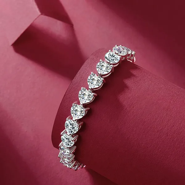 Vòng Đeo Tay Nữ LiLi Jewelry Dạng Chuỗi Trái Tim Đính Kim Cương Moissanite Della LILI_063598 Màu Bạc