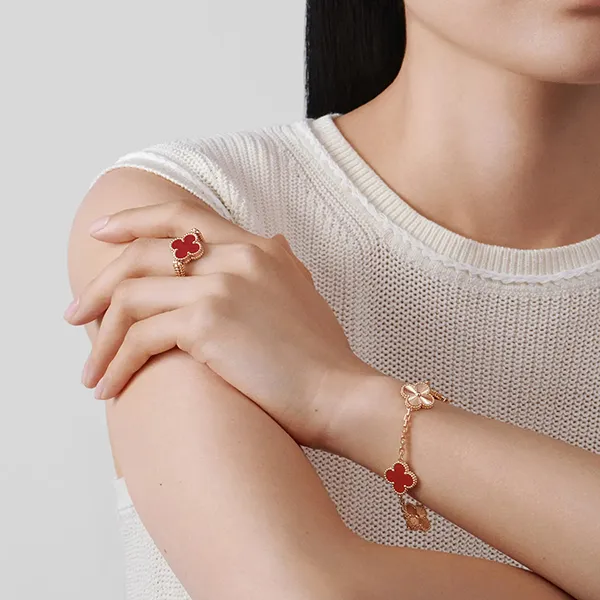 Vòng Đeo Tay Nữ Van Cleef & Arpels Vintage Alhambra Bracelet 5 Motifs VCARP7RP00 Màu Vàng Hồng/Đỏ - Trang sức - Vua Hàng Hiệu
