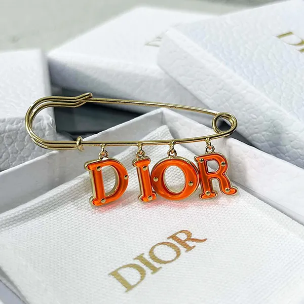 Cài Áo Nữ Dior Logo Brooch V0930DVOPL_D372 Màu Vàng/Cam Size S - Phụ kiện - Vua Hàng Hiệu