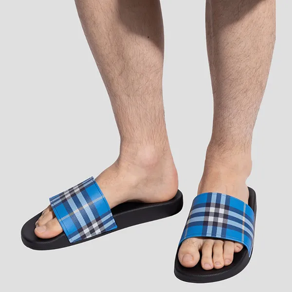 Dép Nam Burberry Check Slides Blue Rubber Flip-flops 8112742 Màu Xanh Đen Size 39 - Dép - Vua Hàng Hiệu