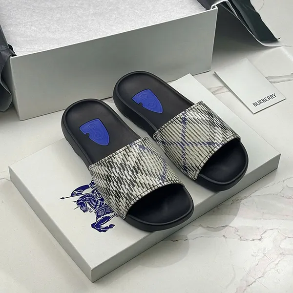 Dép Nam Burberry Dive Slide Check Black Màu Đen Be Size 39 - Dép - Vua Hàng Hiệu