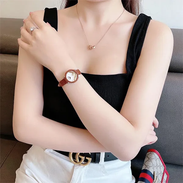 Đồng Hồ Nữ Fendi Runway Case 28mm Màu Đỏ Trắng