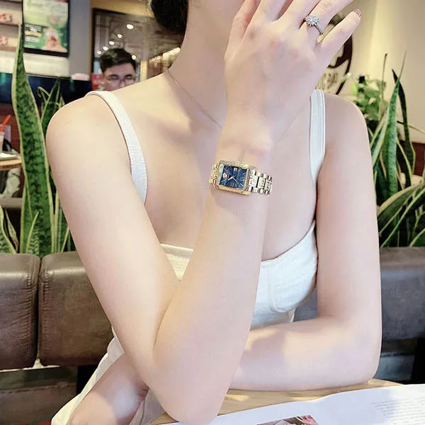 Đồng Hồ Nữ Versace Tonneau Lady Watch Màu Vàng Gold
