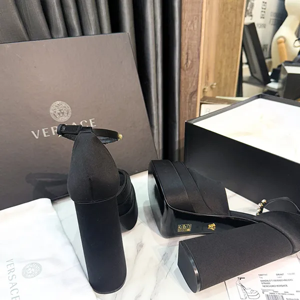 Giày Cao Gót Nữ Versace Women Medusa Aevitas Platform Sandals Black Màu Đen Size 38 - Giày - Vua Hàng Hiệu